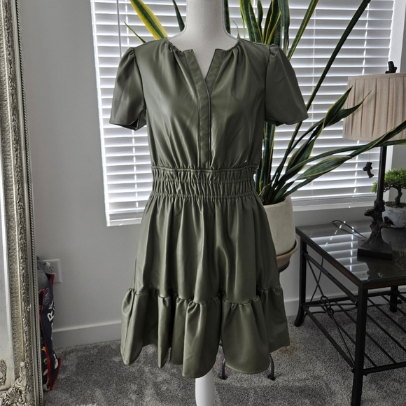 Grey Collective Split Neck Short Sleeve Faux Leather Minidress. Size Small. New. - Picture 2 of 9